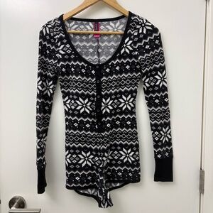 La SENZA Black and White Snowflake Pajama Onesie